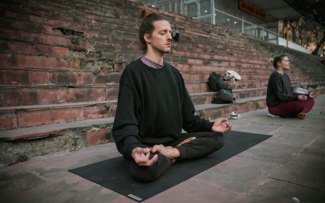 Sophrologie définition : clé du bien-être mental et physique urbain